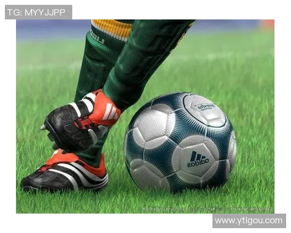 足球巨星场内外浪漫瞬间甜蜜秀恩爱引发球迷热烈关注