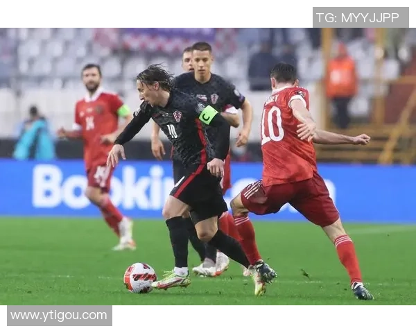 足球明星视角下的世界 足球场上的每一刻都在他们眼中闪耀