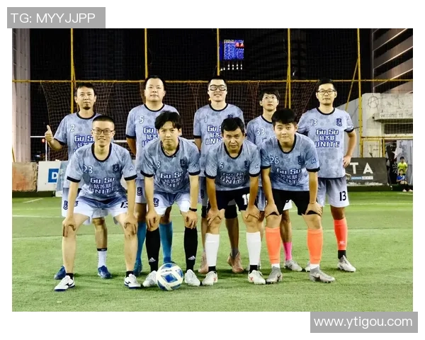 足球球星穿搭揭秘如何通过服装展现个性与场上魅力 足球球星穿搭揭秘如何通过服装展现个性与场上魅力